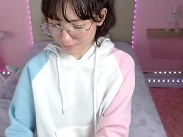 latina cam girl little_effy18 image #658943