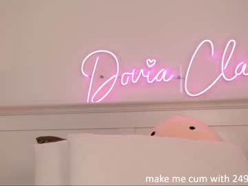 latina cam girl dovia image #3131899