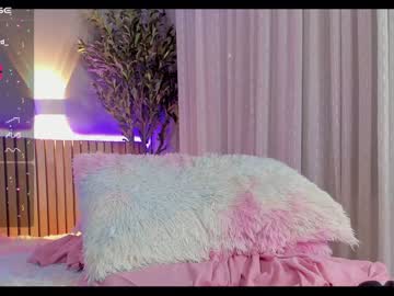 latina cam girl little_effy18 image #4351570