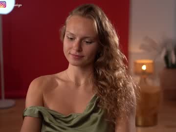 latina cam girl chillwithkira image #3290262