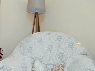 latina cam girl snowww_white image #1607830
