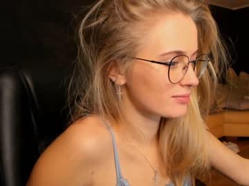 latina cam girl linellali image #1959476