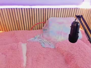 latina cam girl little_effy18 image #3860160