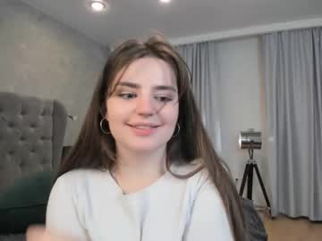 tostyones latina cam