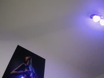 latina cam girl emmafantasy21 image #1080963