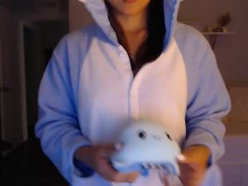 latina cam girl jadelove_ image #3477900