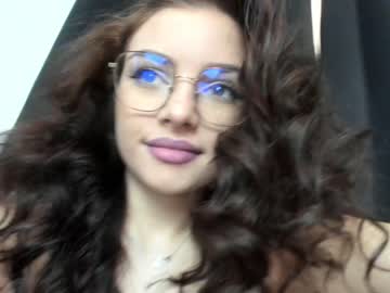 latina cam girl 9harlotte99 image #933610