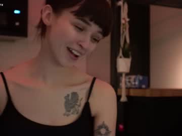 latina cam girl hernamewasdira image #4089964