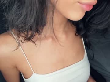 latina cam girl suzannedavise image #3738573