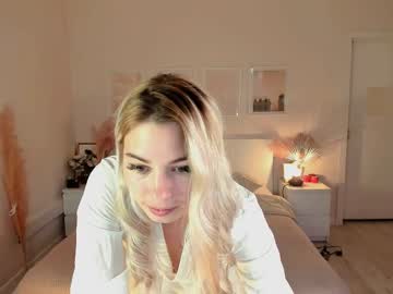 latina cam girl lil_aileen image #3432545