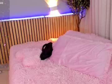 latina cam girl little_effy18 image #4586543