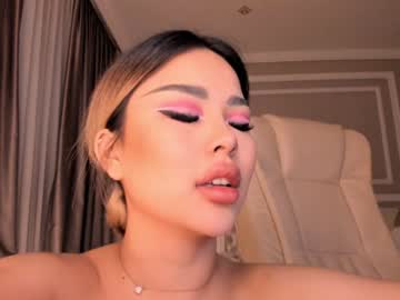 latina cam girl bae_suz image #1021707