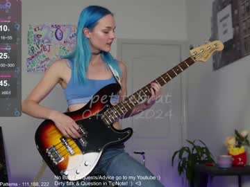 latina cam girl petitebrat image #4521342