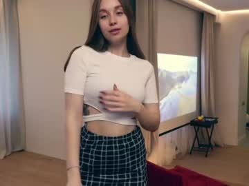 latina cam girl elleyrayman_ image #1113350