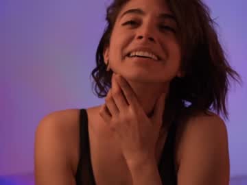 latina cam girl lizmreow image #847037