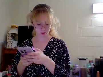 latina cam girl blonde_katie image #4479216