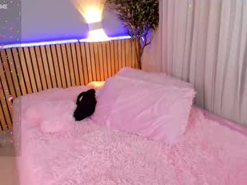 latina cam girl little_effy18 image #4586653