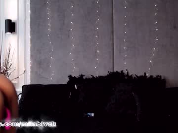 latina cam girl miladenver image #1140326