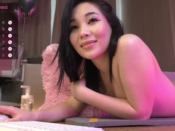 latina cam girl queenelia image #4140400