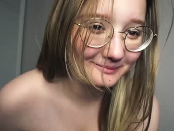 latina cam girl moon_milking image #3825944