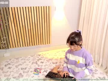 latina cam girl little_effy18 image #2599636