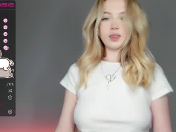 latina cam girl small_blondee image #2465140