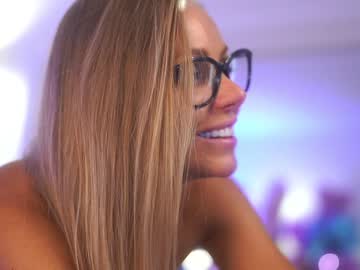 latina cam girl eva_fashionista image #3454276