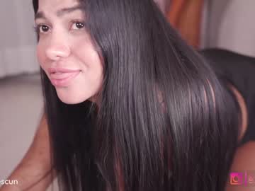 latina cam girl _lasuescun image #4243832