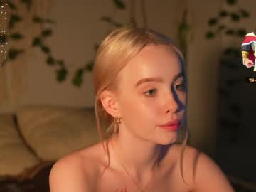 latina cam girl mother__of__dragons image #3759164