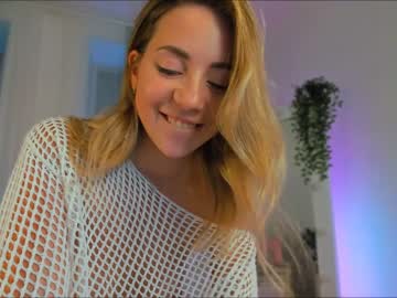 latina cam girl emmi_rosee image #3657441