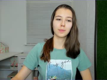 latina cam girl carolineprise image #475215