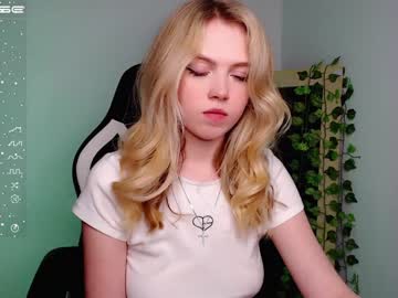 latina cam girl small_blondee image #2555777