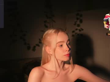 latina cam girl mother__of__dragons image #3730462