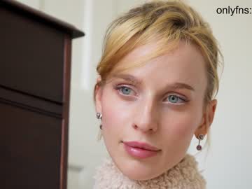 latina cam girl ellaa91 image #3730266