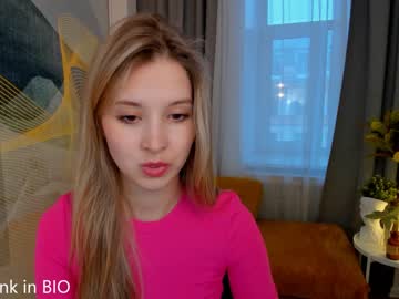 latina cam girl milablush image #2612324
