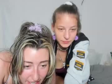 latina cam couple itzthegirliez image #498158