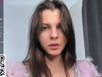 latina cam girl peek_in_my_window image #4048788