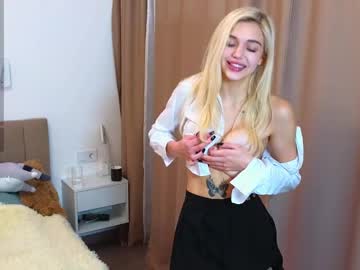 latina cam girl rainbowjoy image #4672400