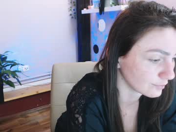 latina cam girl taralanes image #759616