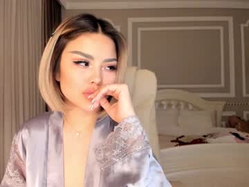 latina cam girl bae_suz image #749859