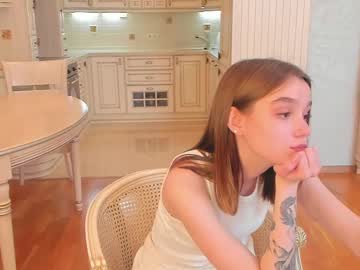 latina cam girl harrieteasley image #4664642