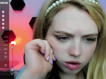 latina cam girl small_blondee image #2633309