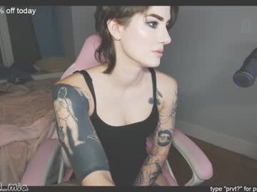 latina cam girl aynmarie image #3024315