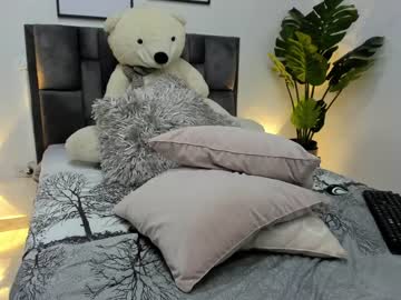 latina cam girl abigail_w image #1362376