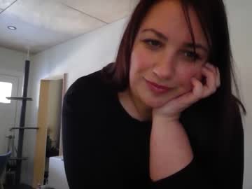 latina cam girl anniegetyourgun image #620979