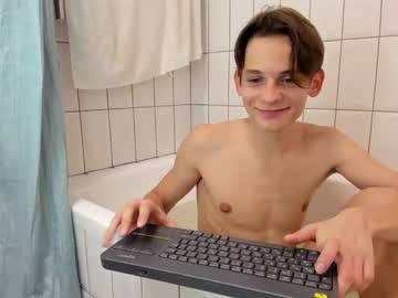 latina cam man aiko_miracle image #2000303