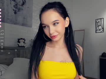 latina cam girl riskyproject image #3736621