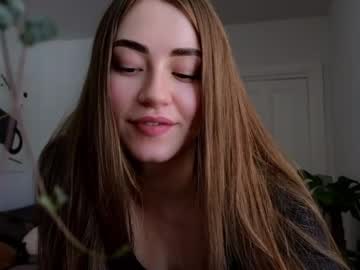 latina cam girl strawberryjamx image #3389356
