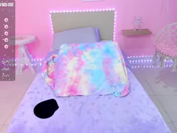 latina cam girl little_effy18 image #2104085