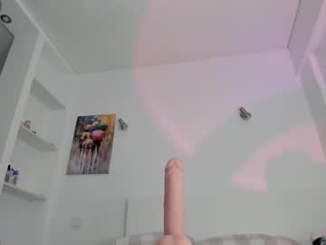 latina cam girl kitsune_rey image #3976057